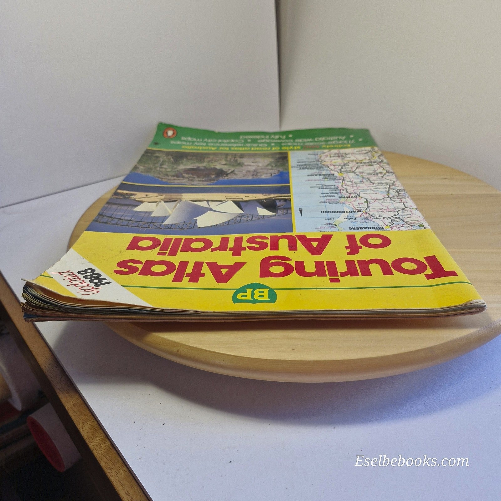 Bundle 4 vintage Australian touring atlases - BP/Ampol/Reader's Digest/Dir Signs