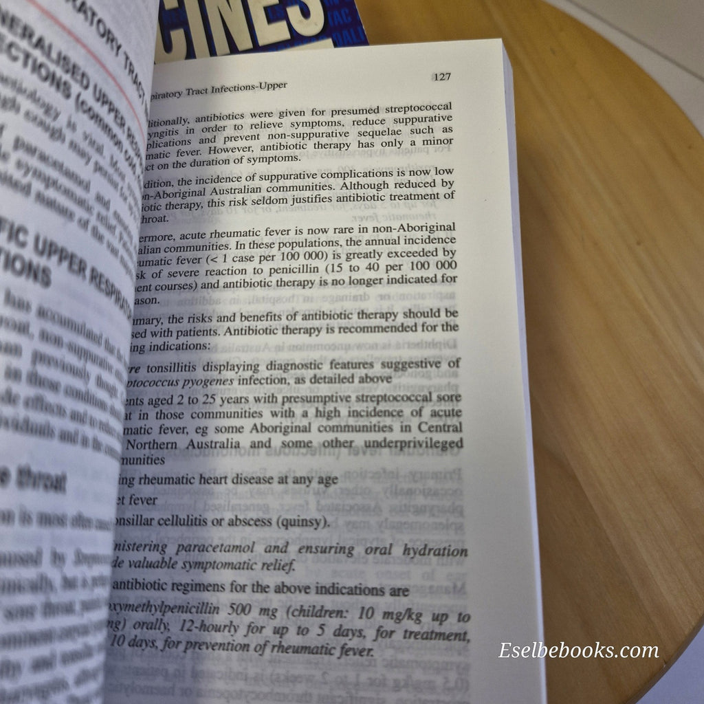 3 guidebooks/dictionaries on medicines/medicinal drugs/antibitoics - paperbacks