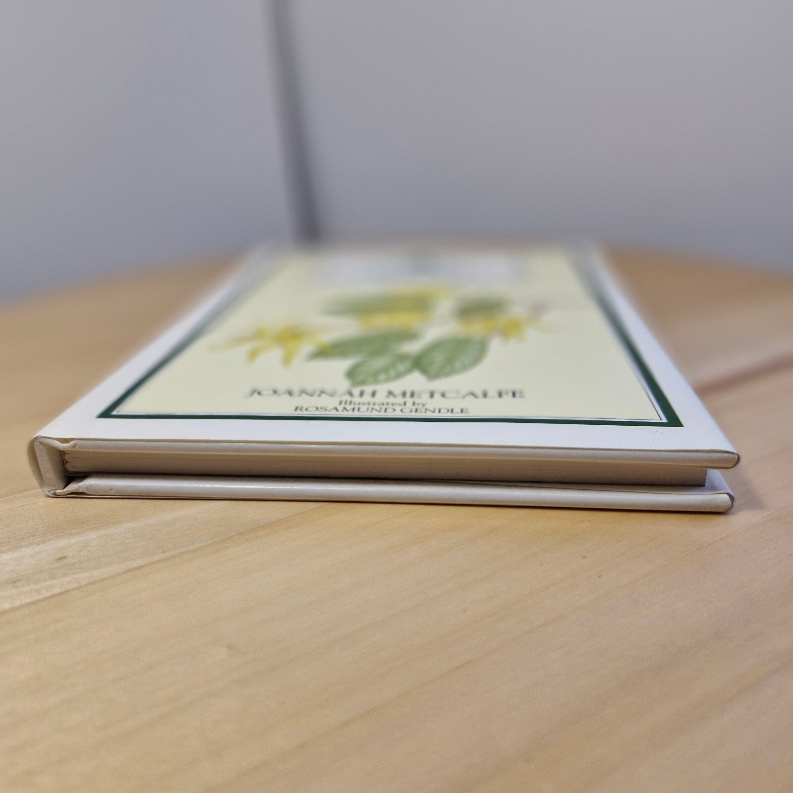 Health: Herbs and Aromatherapy By Joannah Metcalfe · 1993 - vintage hardback ...