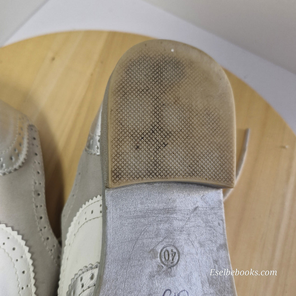 Bellucci size 40 lace up shoes - silver/white/beige with grey rubber soles