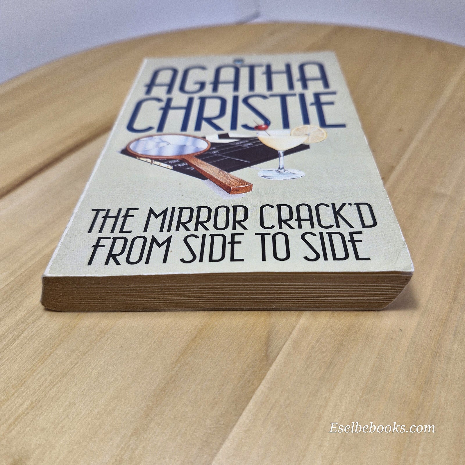 Mystery: The Mirror Crack'd from Side to Side By Agatha Christie · vintage Fo...