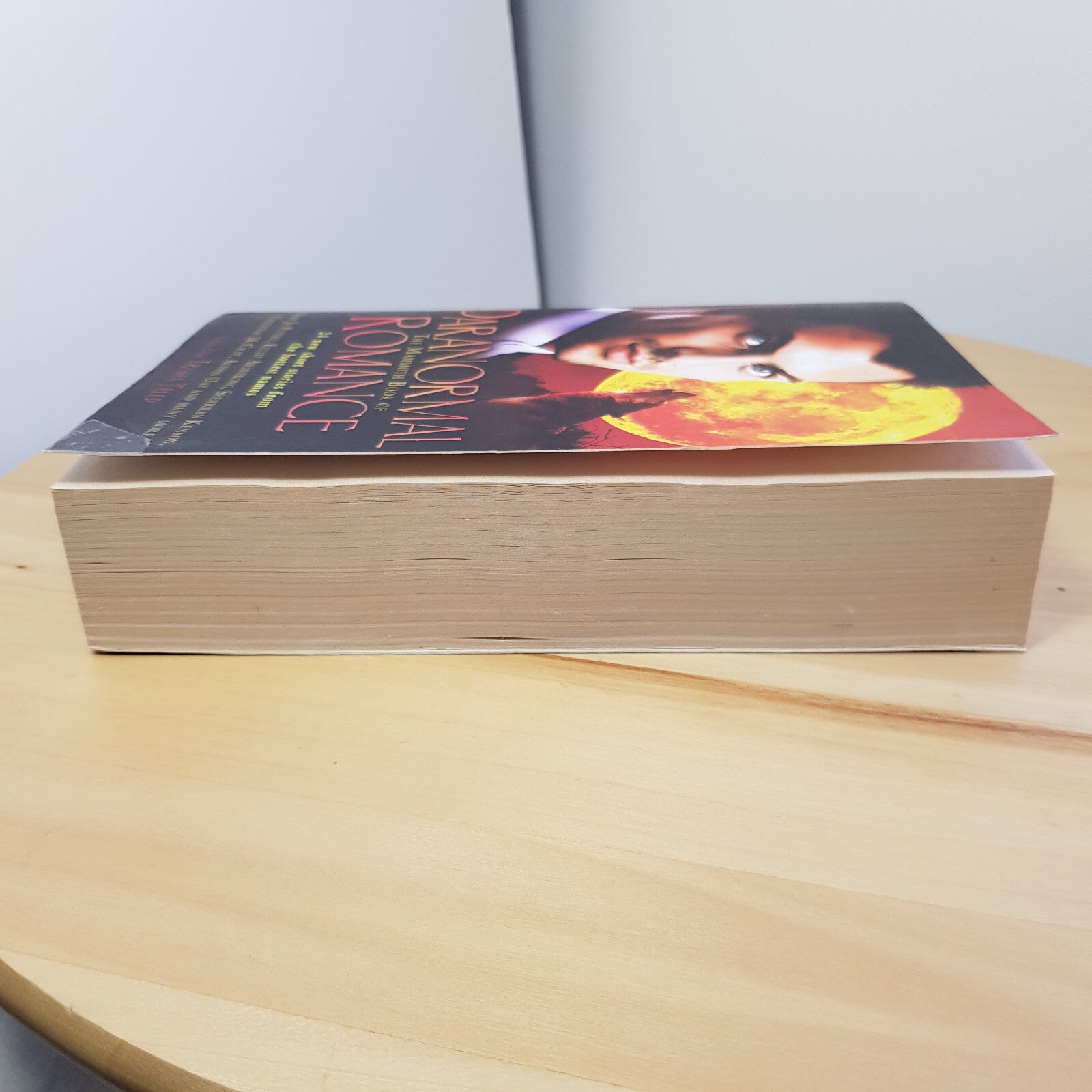 The Mammoth Book of Paranormal Romance 24 New Short Stories from the Hottest ...