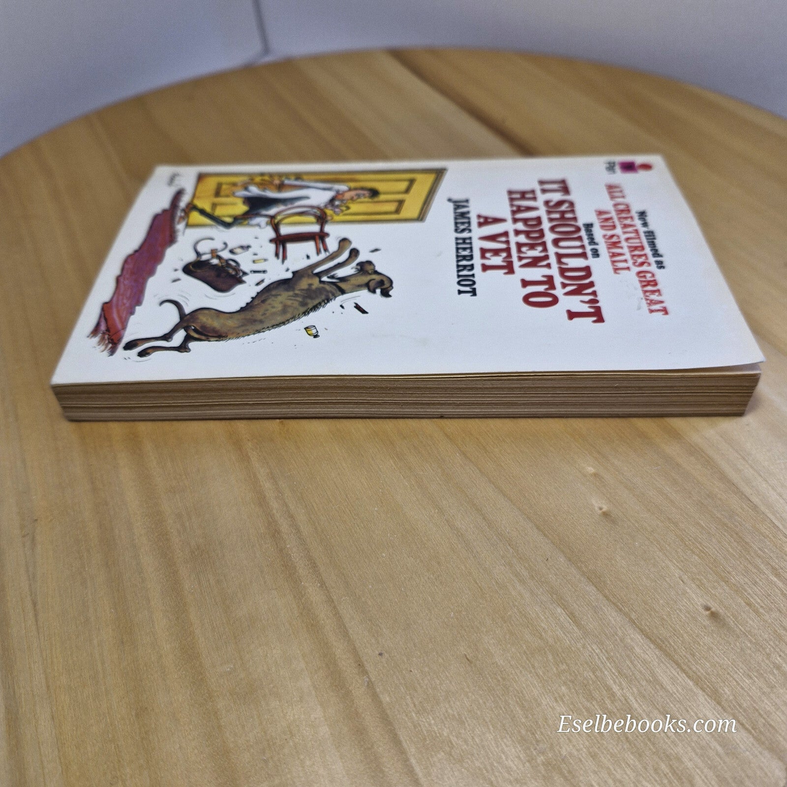 It Shouldn't Happen to a Vet By James Herriot · vintage paperback