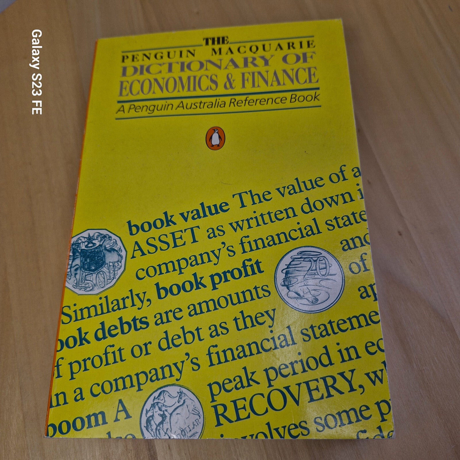 The Penguin Macquarie Dictionary of Economics & Finance 1988 - paperback