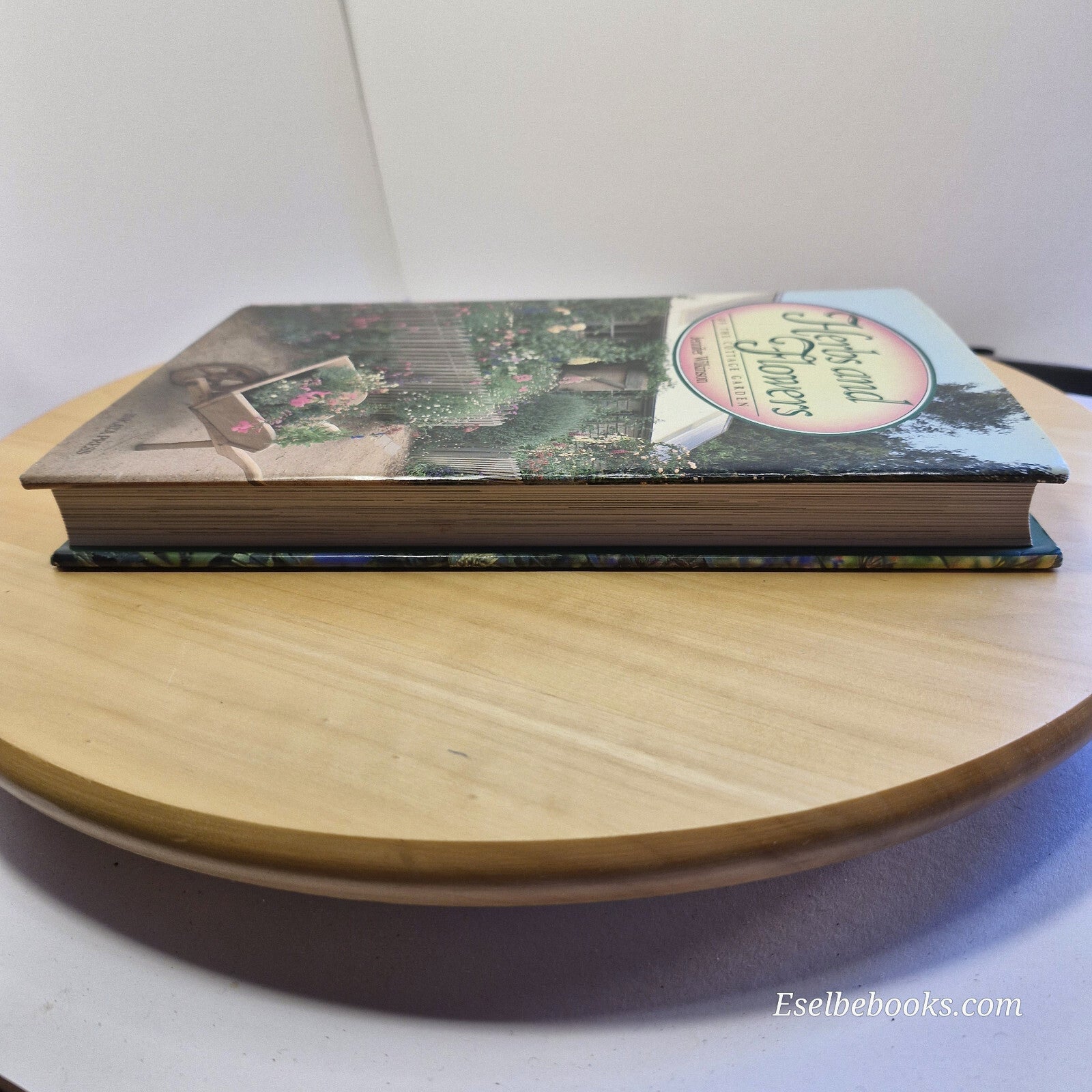 Herbs and Flowers of the Cottage Garden By Jennifer Wilkinson · 1989 - hardback