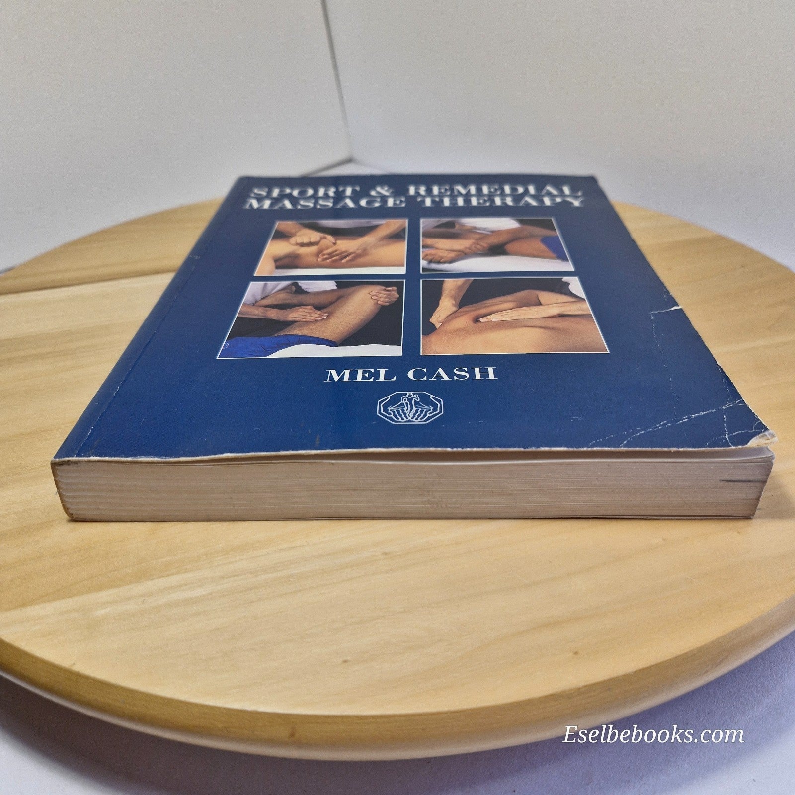 Sports And Remedial Massage Therapy by Mel Cash - Paperback