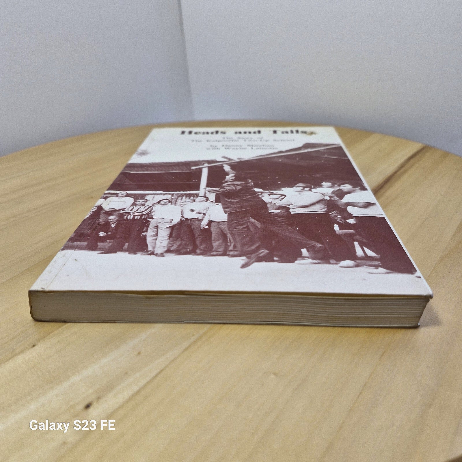 Heads and Tails The Story of the Kalgoorlie Two-up School By Sheehan & Lamotte