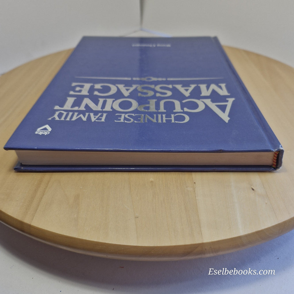 Chinese Family Acupoint Massage By Chuangui Wang - hardback