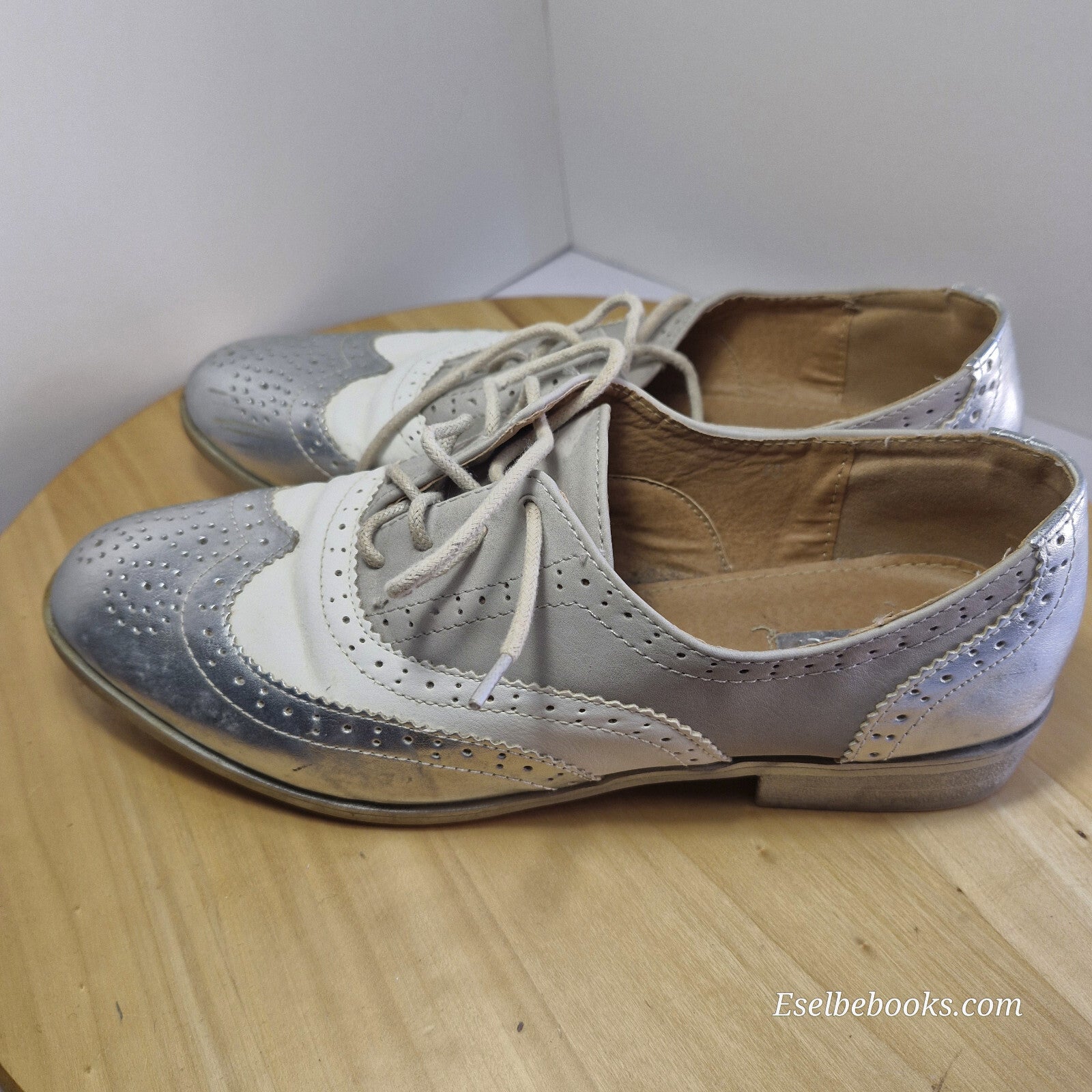 Bellucci size 40 lace up shoes - silver/white/beige with grey rubber soles
