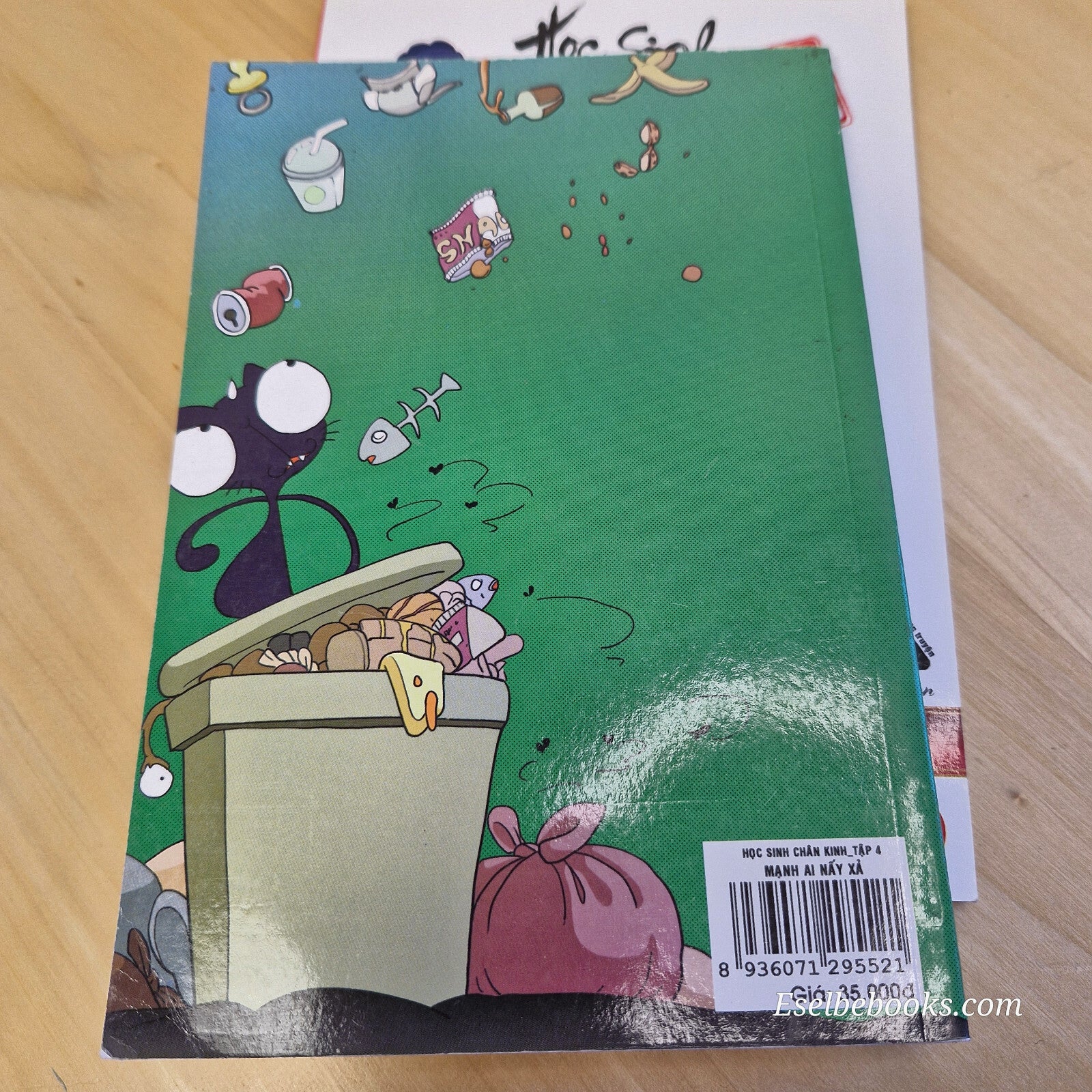 Vietnamese language comic books: Hoc Singh Chan King no. 1 and 4 - paperbacks