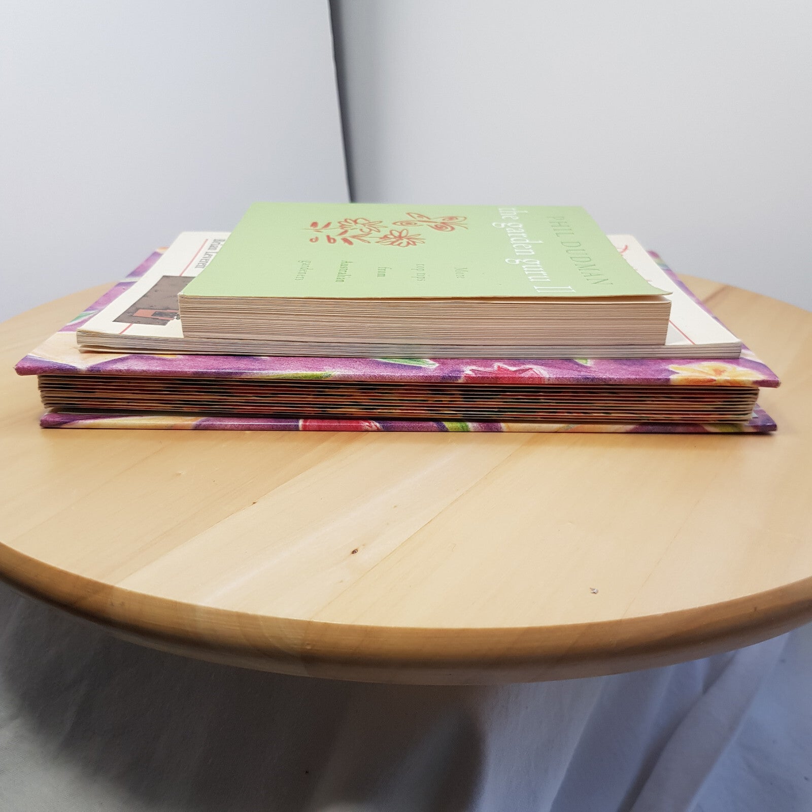 The garden guru II - Practical Fruit Growing - A gardener's companion - paper...
