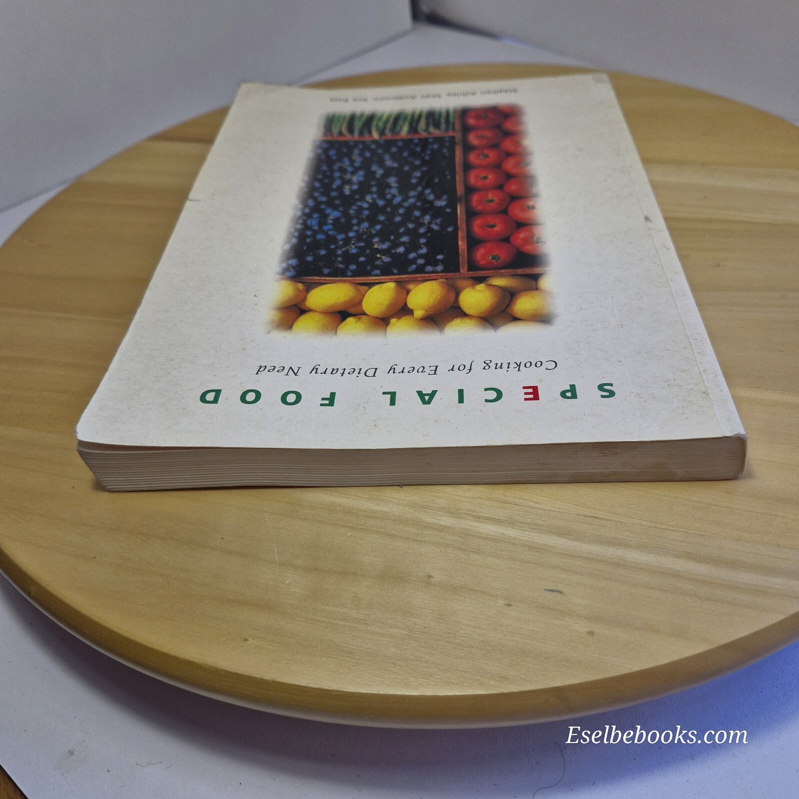 3 x nutrition/healthy eating/food knowledge books - paperbacks