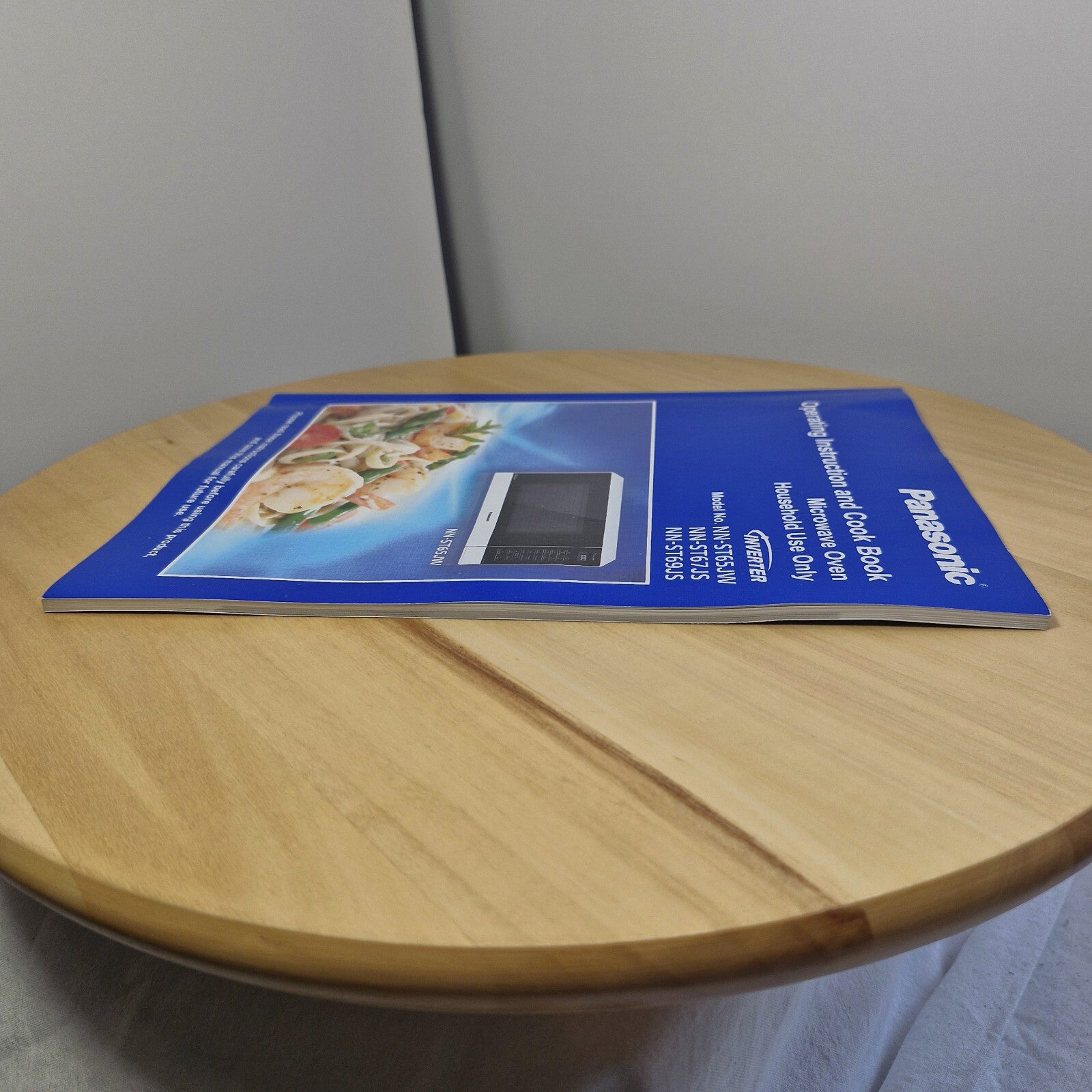 Panasonic Operating Instructions and Cook Book Microwave Oven Inverter NN-ST64JW