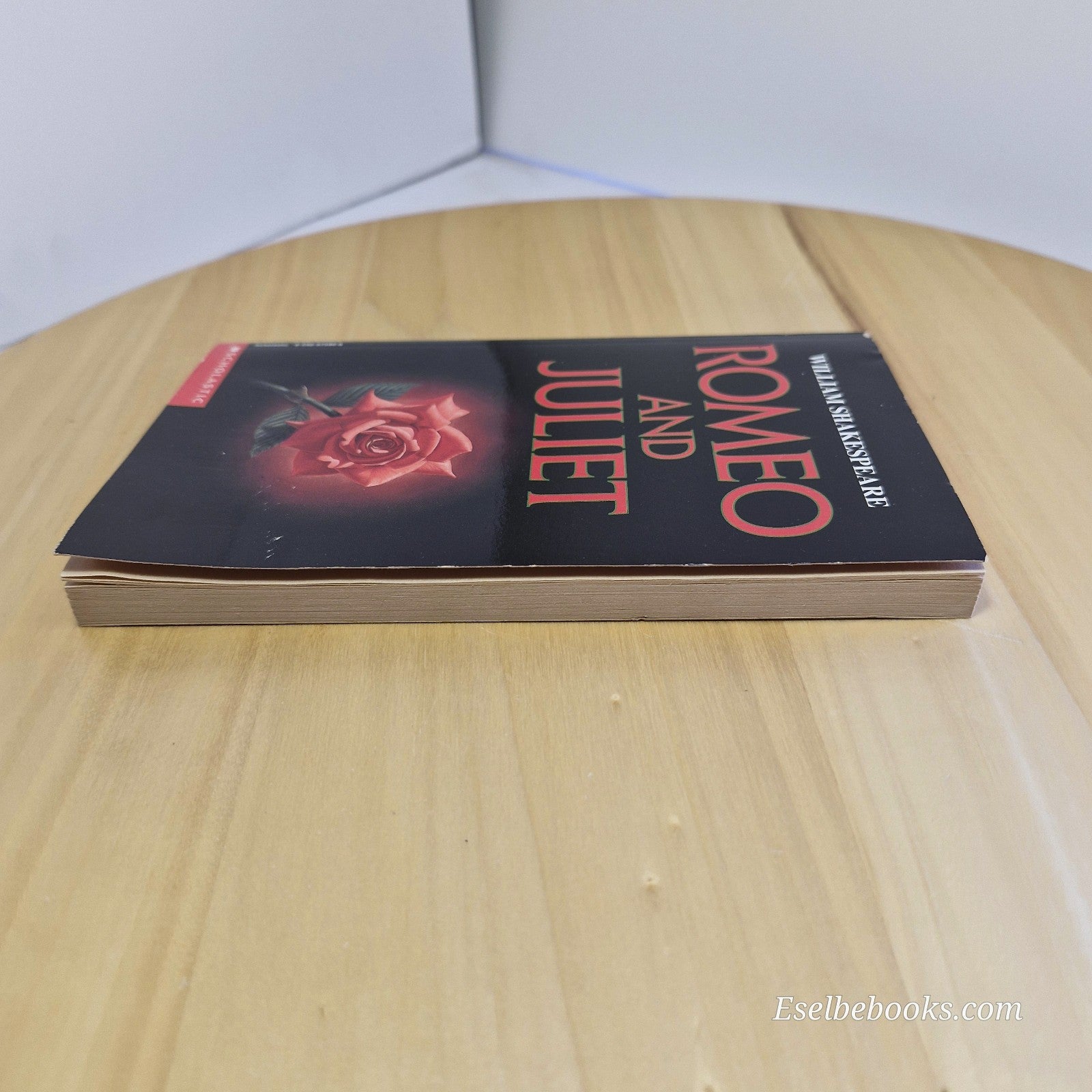 Romeo & Juliet by William Shakespeare (Scholastic) Edition - paperback