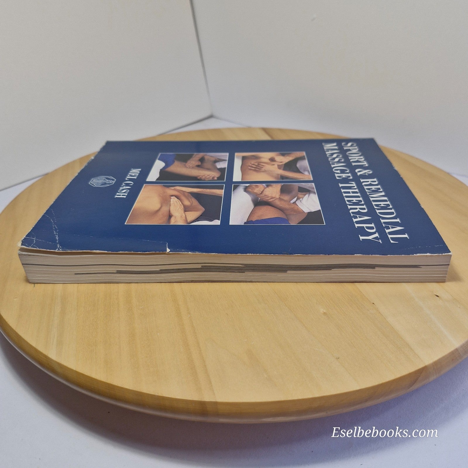 Sports And Remedial Massage Therapy by Mel Cash - Paperback