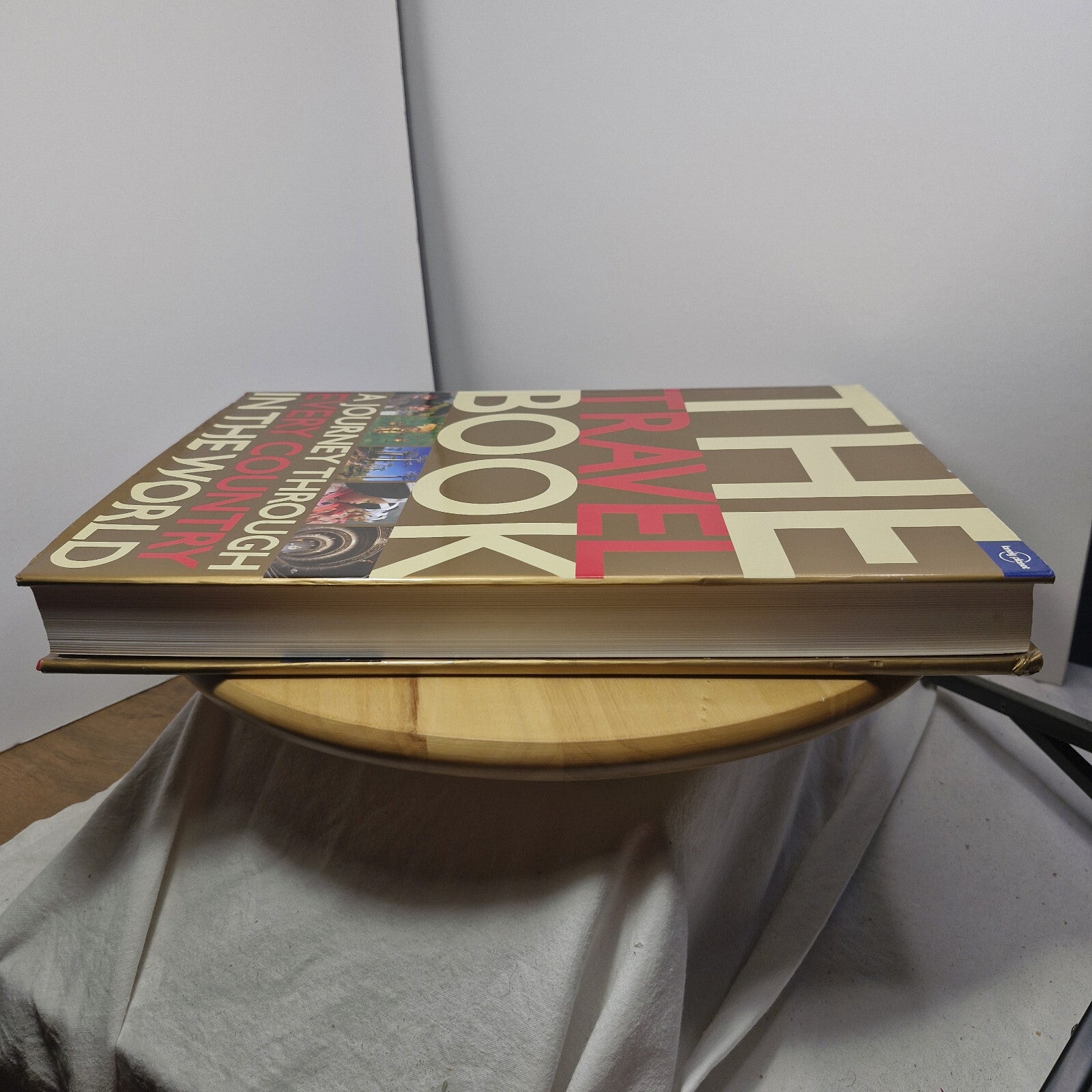 Lonely Planet's The Travel Book A Journey Through Every Country in the World ...